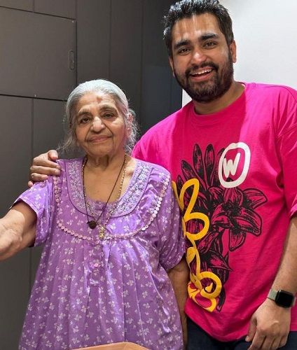 Viraj-Ghelani-with-his-maternal-grandmother